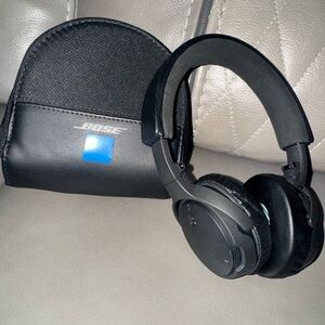Bose Black Over-Ear Headphones with Case